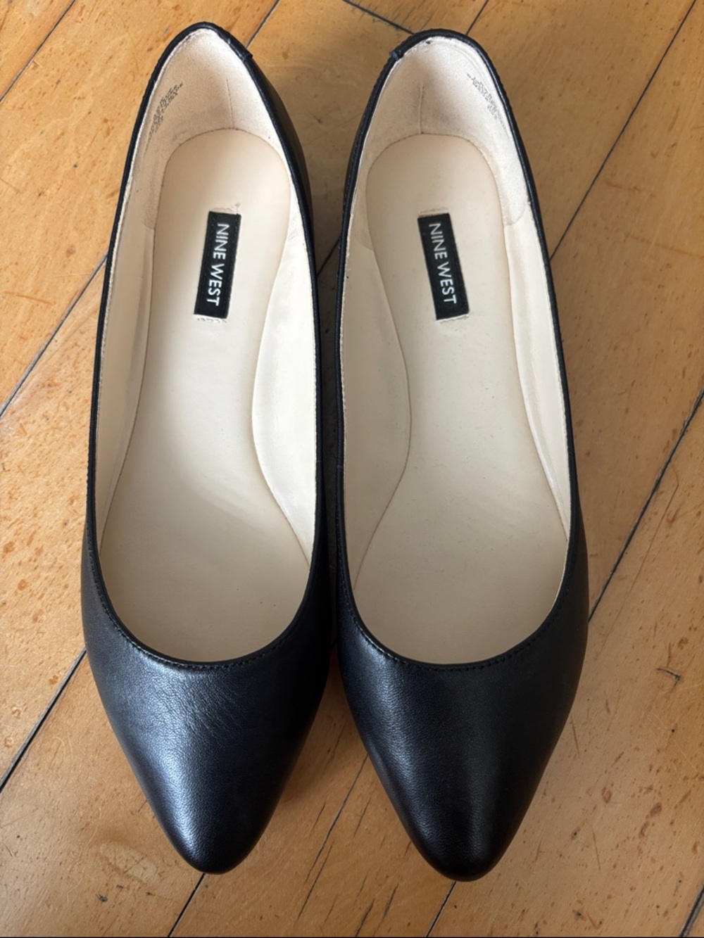 Nine West Black Pointed Toe Ballet Flats